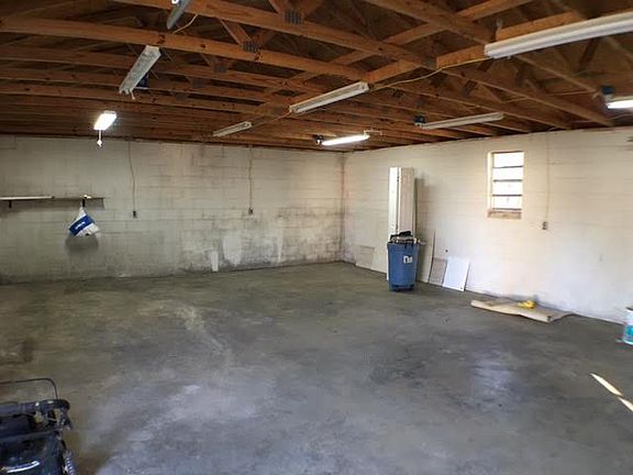 3rd image of 220 Leona Dr