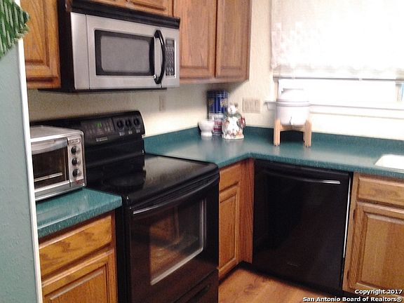 5th image of 10739 Lake Path Dr
