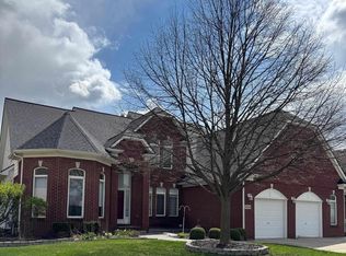 48364 Franklin Dr, Macomb, MI 48044