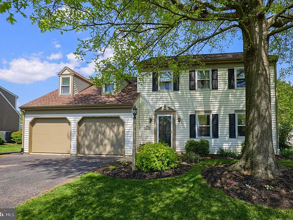 3rd image of 555 Hollyann Dr