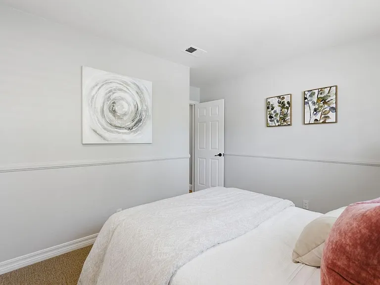 7516 Shady Hollow Dr — Photo 14