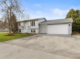 W1220 Beechwood Rd, Genoa City, WI 53128