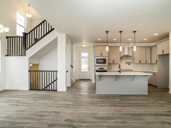 5th image of 11389 S New Bern Way