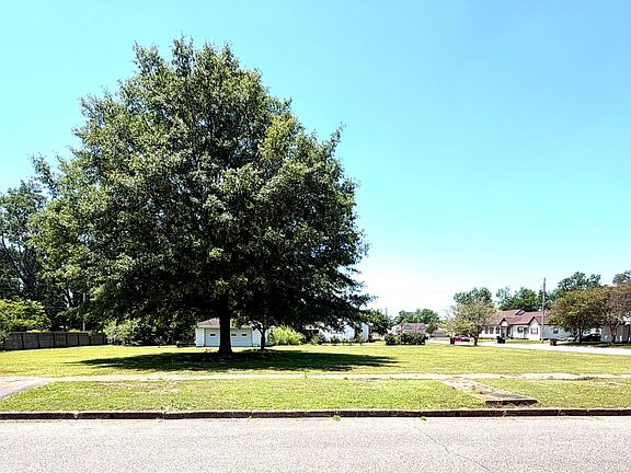5th image of 301 5th St S