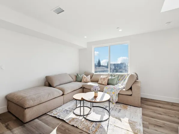 North Beverly 3507 S Budlong Ave, 3507 1/2 S Budlong Ave #9ff60e89a, Los Angeles, CA 90007