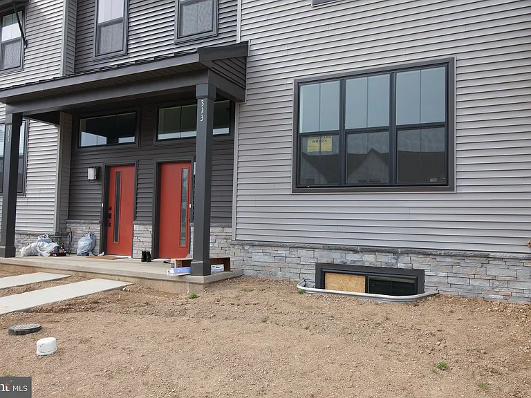 313 Estate Dr — Photo 30