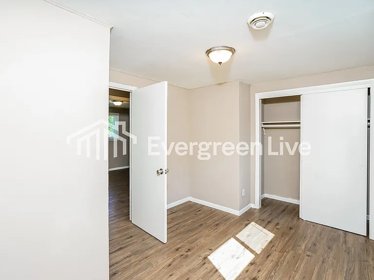 4218 N 67th St — Photo 14