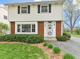 1720 N 117th St, Wauwatosa, WI 53226