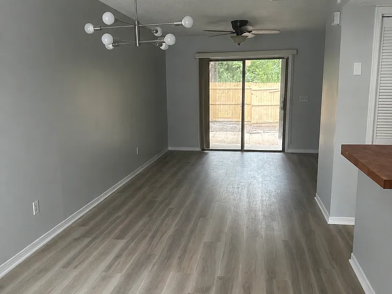 7604 Melissa Ct N — Photo 5
