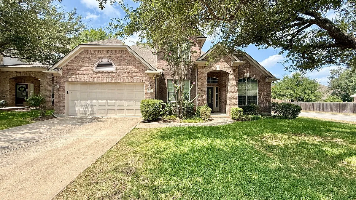 4 bed, 3.5 bath, 3255 sqft, $2,795 — Photo 1