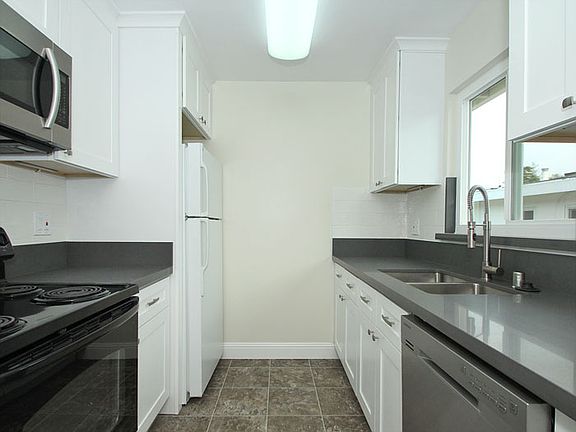4th image of 415 Del Medio Ave APT 9