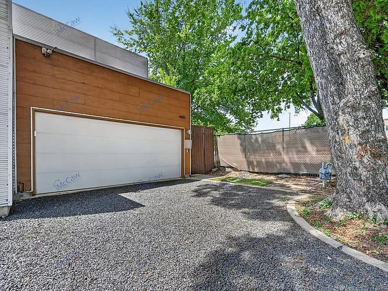 4413 Roseland Ave — Photo 21