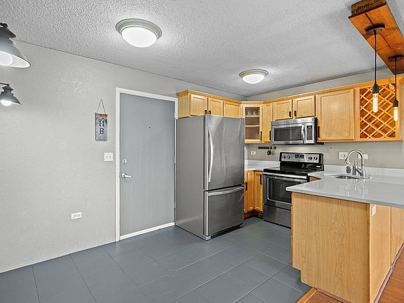 3rd image of 909 Logan St APT 11B