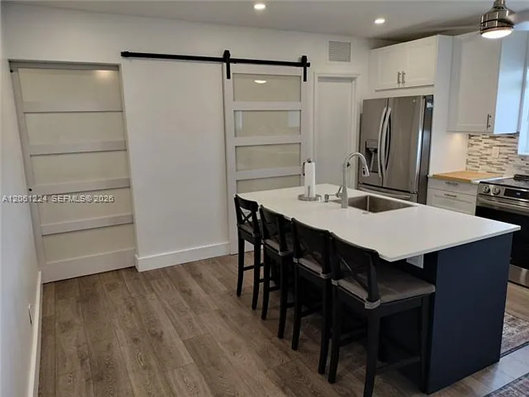2700 SW 28th Ct #2700 — Photo 9