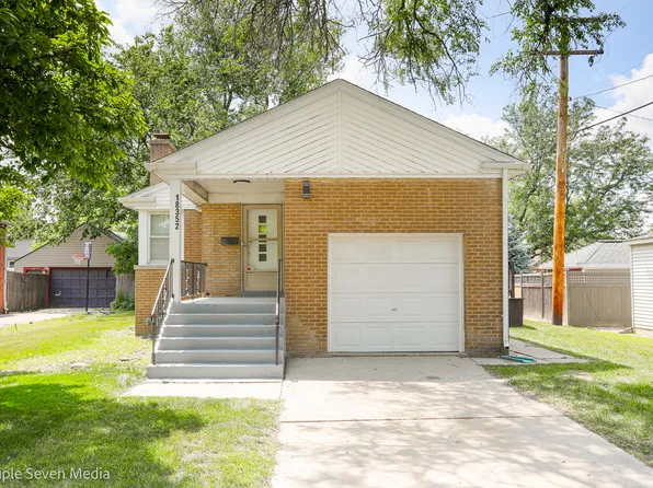 18352 Cowing Ct, Homewood, IL 60430