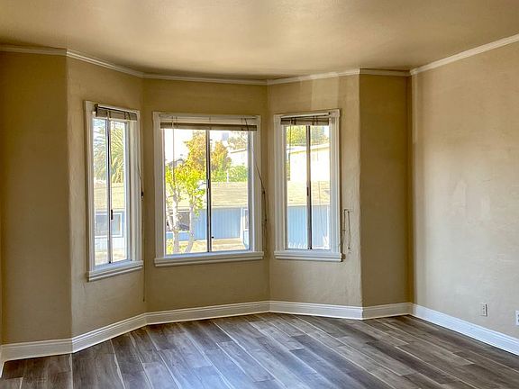 2nd image of 3201 Beaumont Ave APT 26