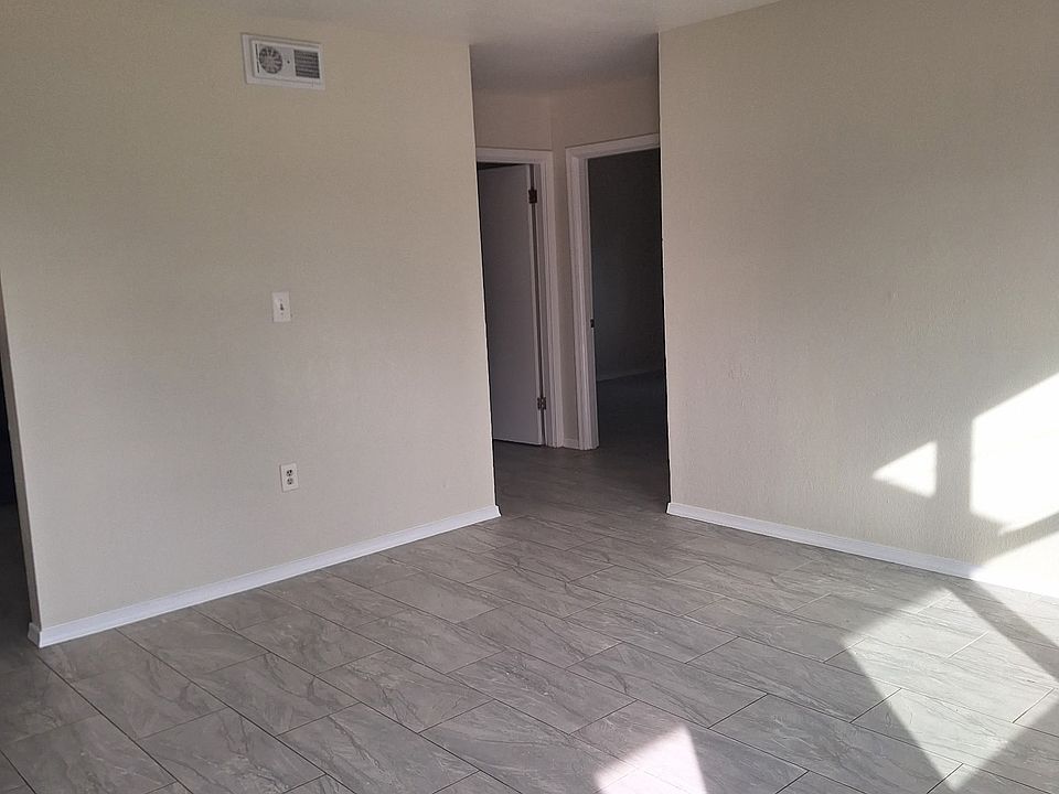 1st image of 158 Laurel Oak St #158