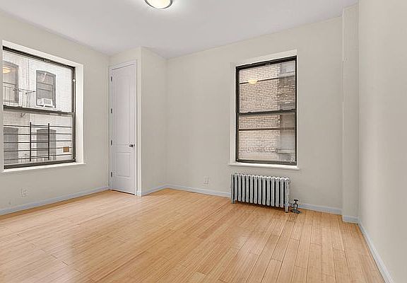 5th image of 66 Saint Nicholas Pl Basement 2-B