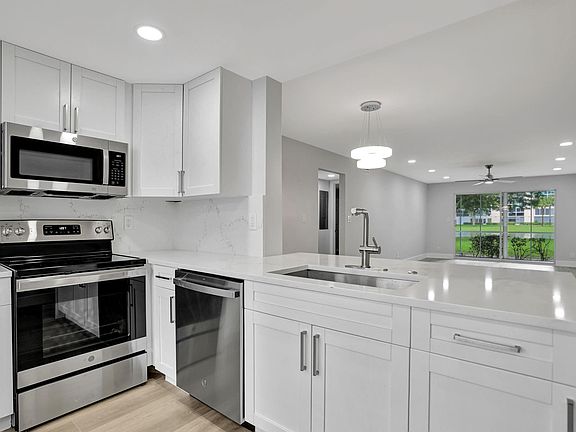 3rd image of 2202 Lucaya Bend #J1