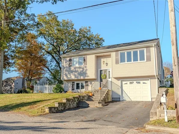 24 Vineyard Ave, Cumberland, RI 02864