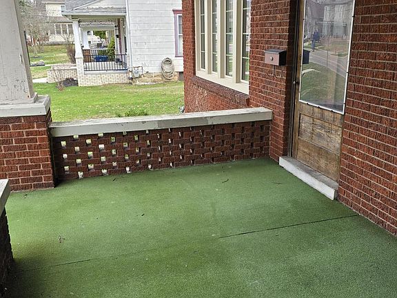 5th image of 404 N Madriver St