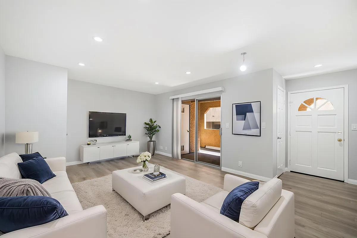 Building Photo - 1723 Coronado Ave #3