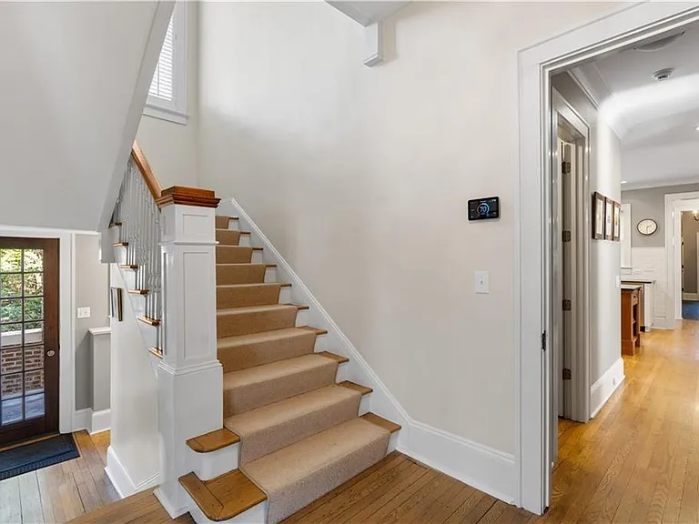 979 Springdale Rd NE — Photo 18