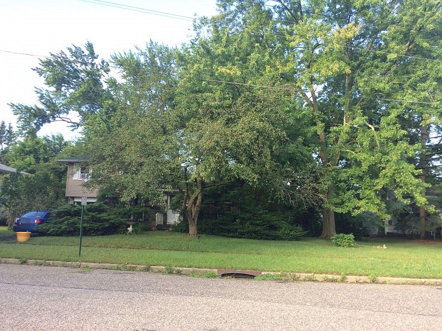 2nd image of 12 Pelham Rd S