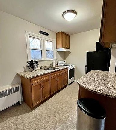 3rd image of 41 Mountain Ave
