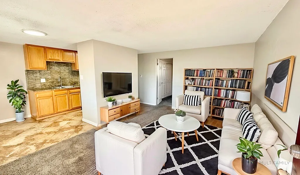 Boardwalk Apartments — Photo 2