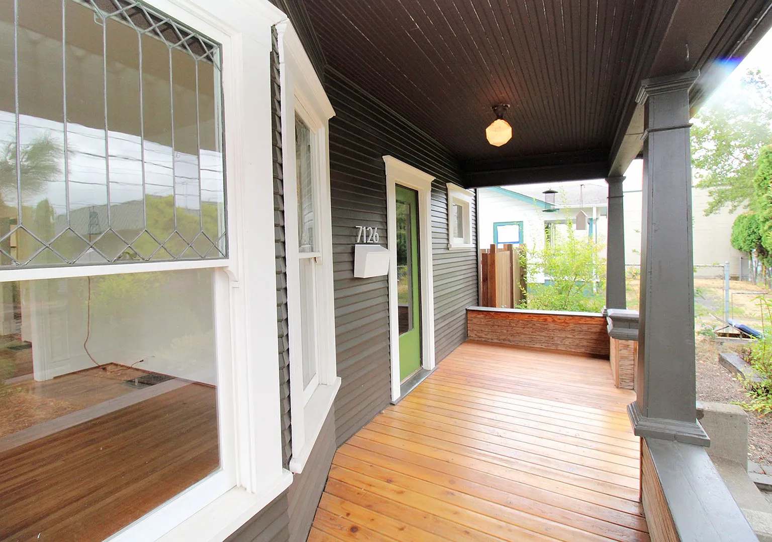 Charming St Johns Classic 4 Bed/2 Bath Craftsman 4-Square — Photo 2