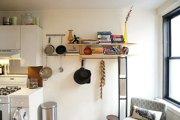 Rented by Renetta Real Estate | media 35