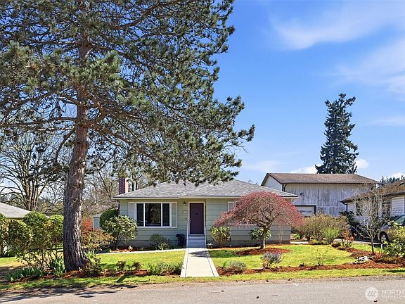 2nd image of 434 Van De Vanter Avenue