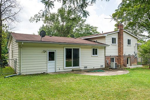 2nd image of 1325 Kuehnle Ave