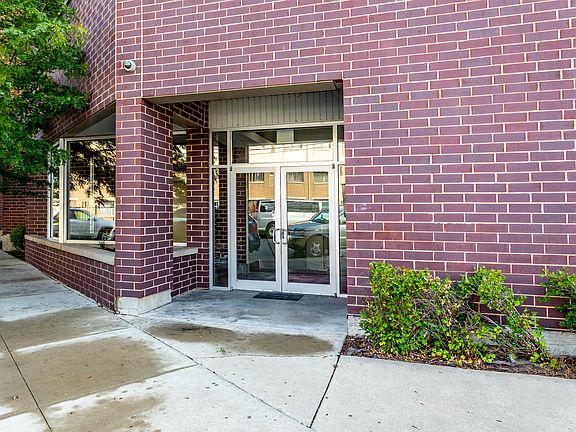 2nd image of 2272 S Archer Ave Unit 5E