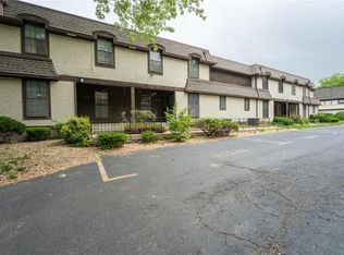10244 Cedarbrooke Ln, Kansas City, MO 64131