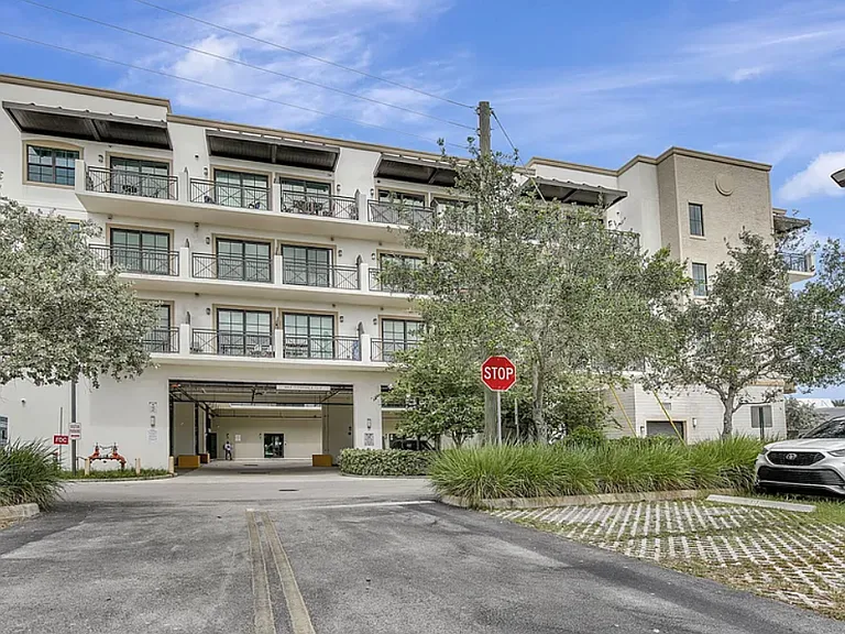 4100 SW 64th Ave #315 — Photo 9