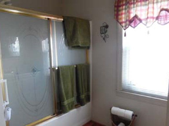 3rd image of 1817 Chamberlain St