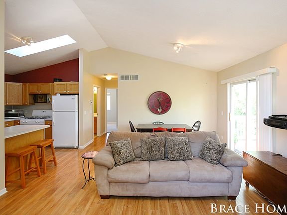 5th image of 1401 Bentree Dr SE