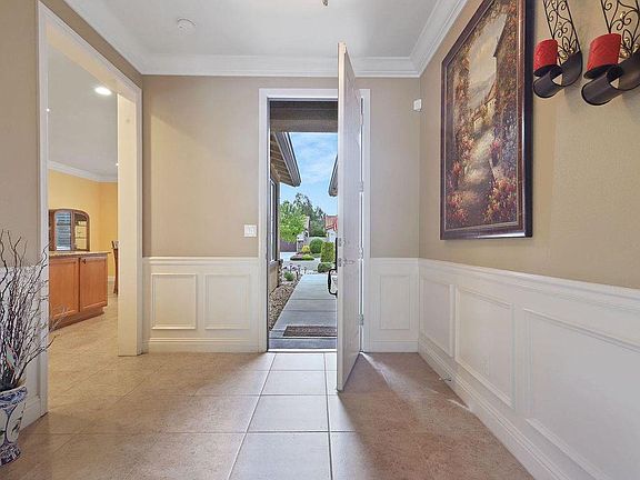 3rd image of 2552 Shadow Berry Dr
