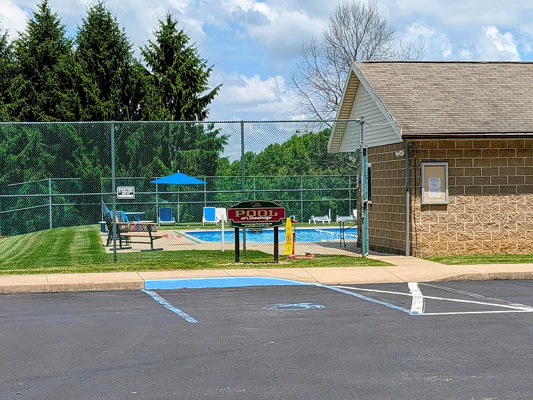 1702 James Ave — Photo 23
