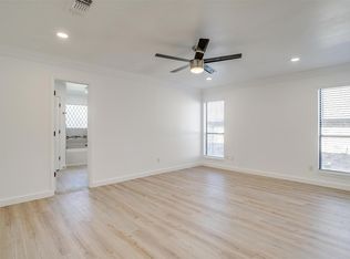 10048 Regent Row, Benbrook, TX 76126