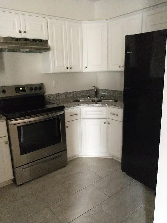 2 bed, 800 sqft, $1,300 — Photo 2