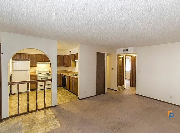 3rd image of 810 H St APT 5