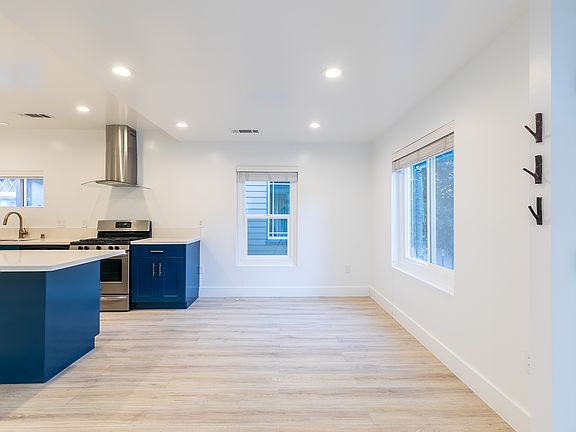 3rd image of 2618 2nd St #A