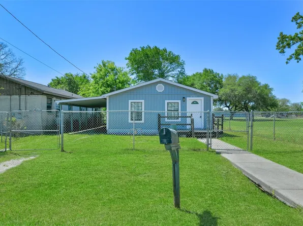 6905 Speaker St, Hitchcock, TX 77563