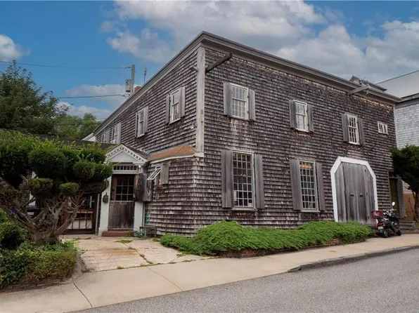 32 Green St, Newport, RI 02840