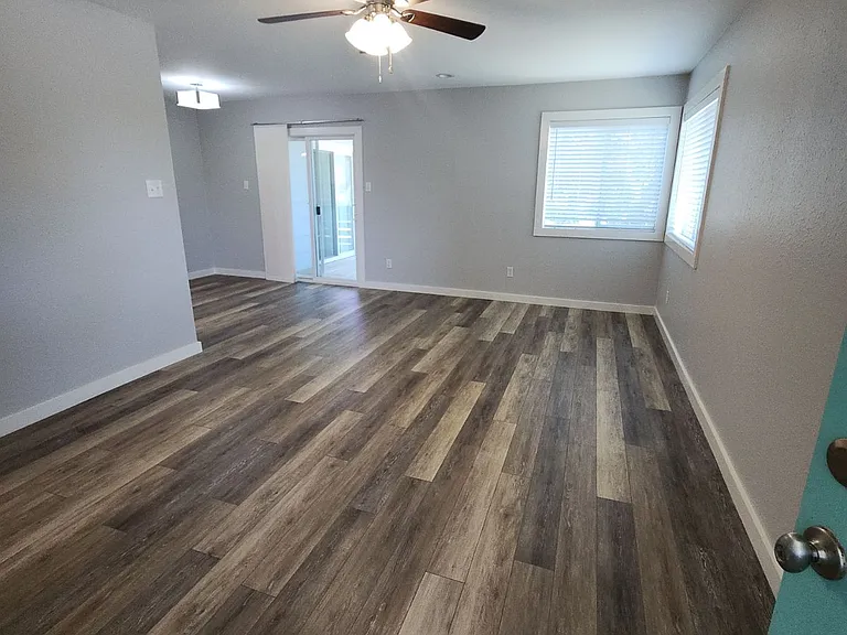 1807 Harbor Dr #D — Photo 3