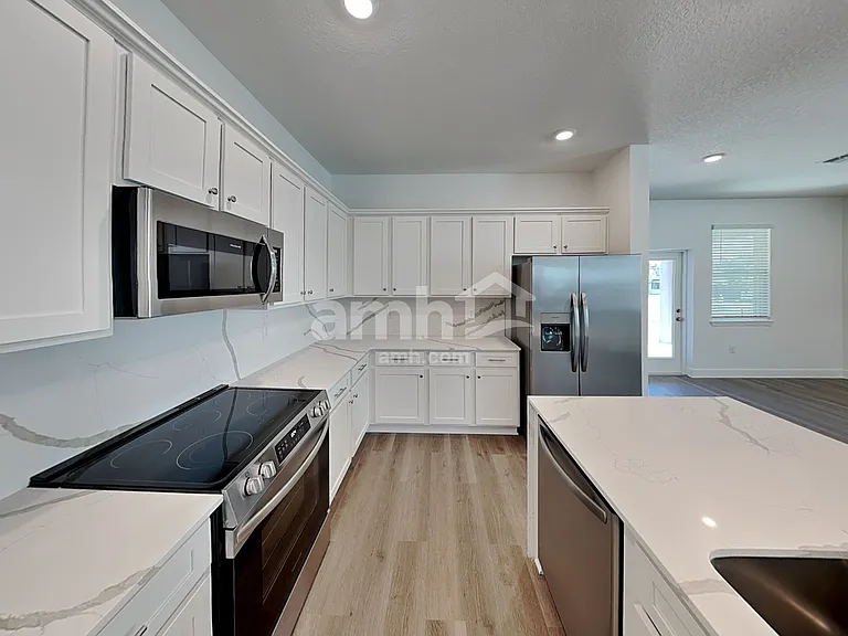 2904 20th Avenue Dr W — Photo 3