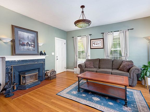 5th image of 249 E Squantum St APT 2